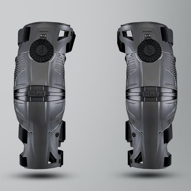 MOBIUS COPPIA TUTORE GINOCCHIO X8